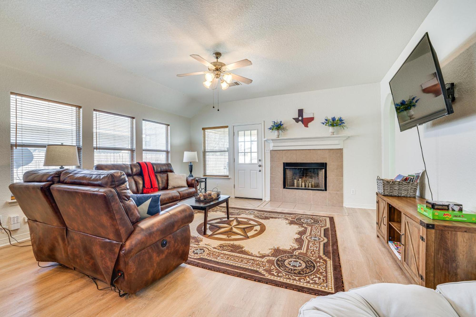 San Antonio Home With Game Room, 9 Mi To Seaworld! Eksteriør billede